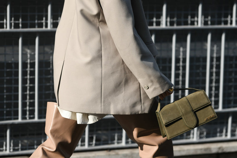 Top Fall Trends in 2024 - Try a khaki green handbag