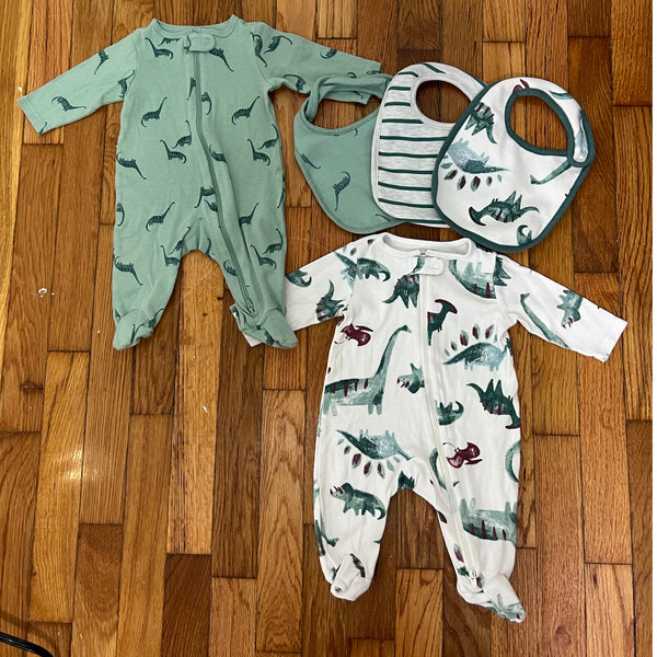 PRE-OWNED - Carter's Just One You Set of 2 Long Sleeve Onesies with 3 Matching Bibs 3 Months