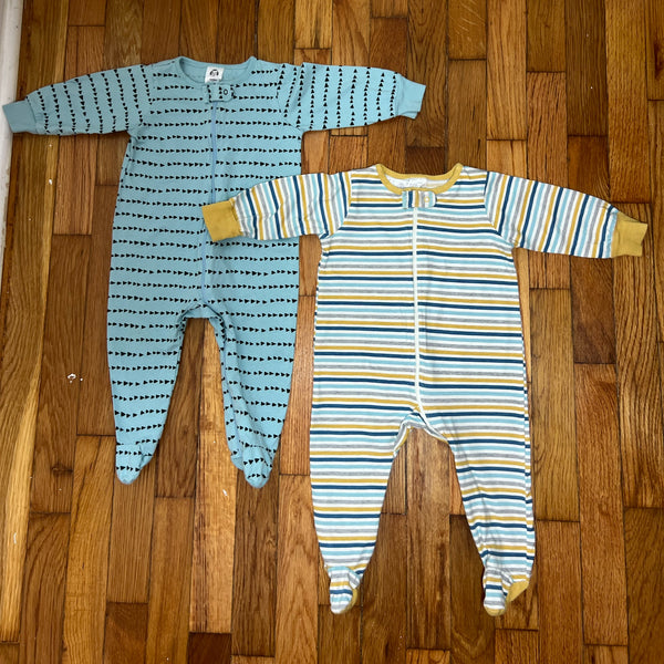 PRE-OWNED - Gerber Long Sleeve Footed Onesies Set of 2 Size 6 to 9 Months Style and Give Secondhand Shopping 