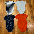 PRE-OWNED - Carter's  Set of 4 Short Sleeve Bodysuit Size 6 Months