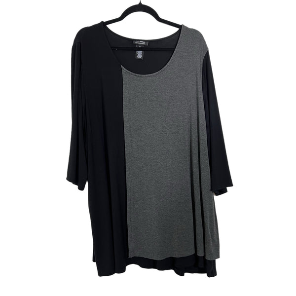 PRE-OWNED - AnyWear by Catherines Short Sleeve Black & Grey Top Secondhand shopping for good