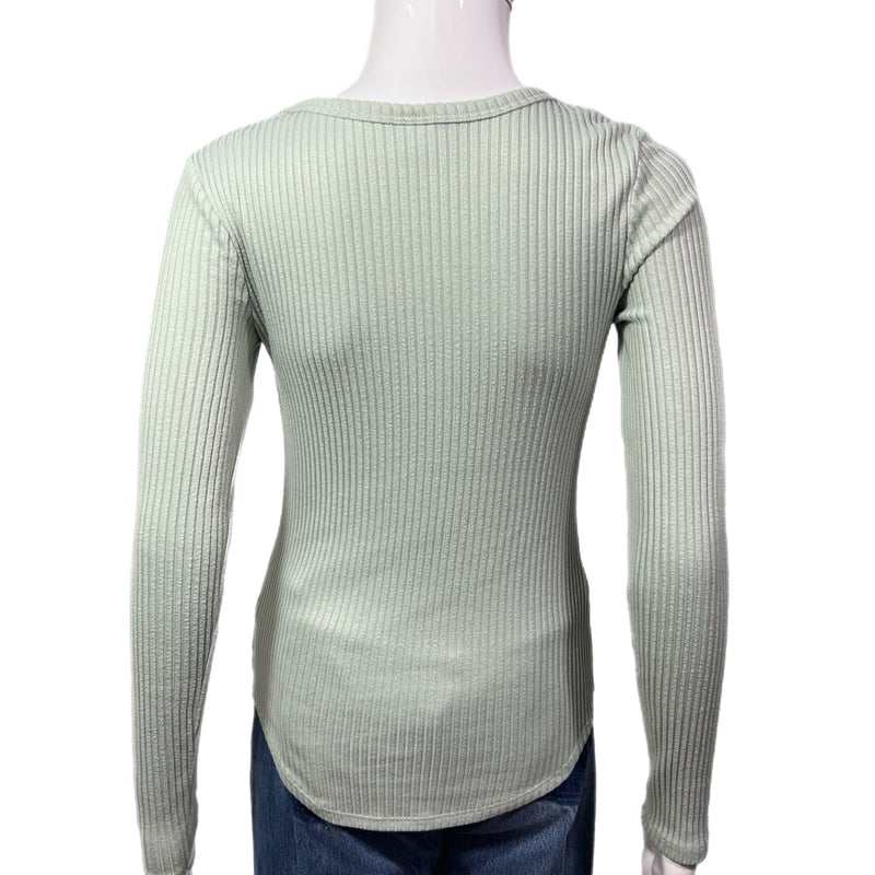 PRE-OWNED - No Boundaries Juniors Light Green V Neck Ribbed Long Sleeve Shirt