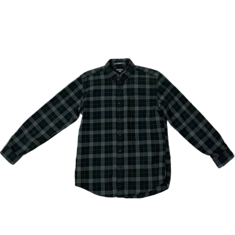 PRE-OWNED - Eddie Bauer Relaxed Fit Grey Plaid Long Sleeve Shirt size small - resale shopping 